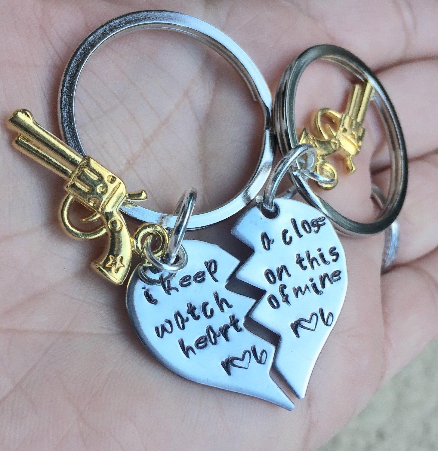 I Keep A Close Watch On This Heart Of Mine Keychain – Natashaaloha